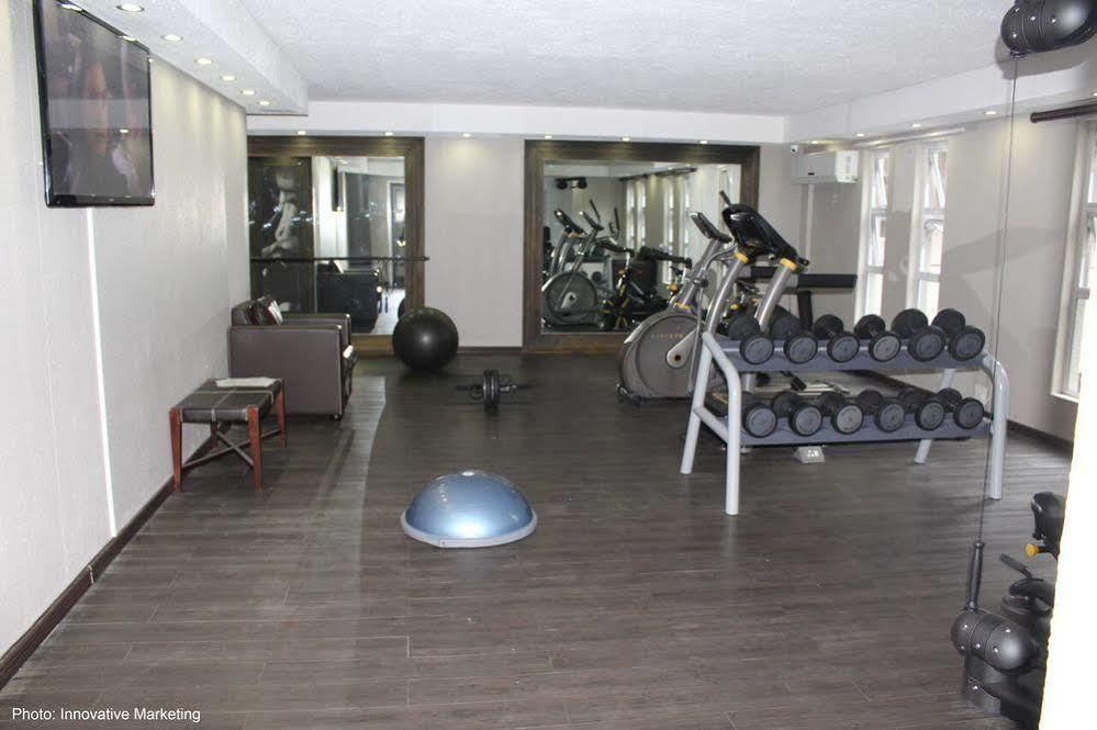 Desroches Hotel Margate Bagian luar foto